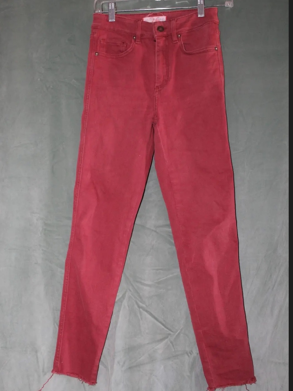 We The Free High-Rise Red Raw Hem
Jeans 🌵26